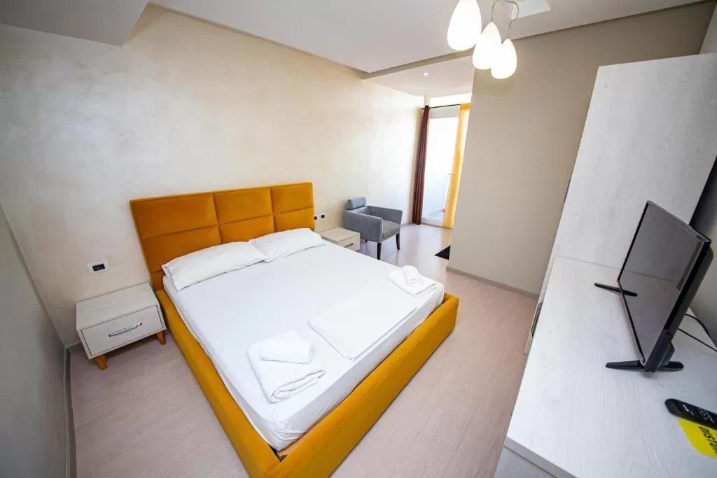 Miki 11 - STD DBL 4.jpg